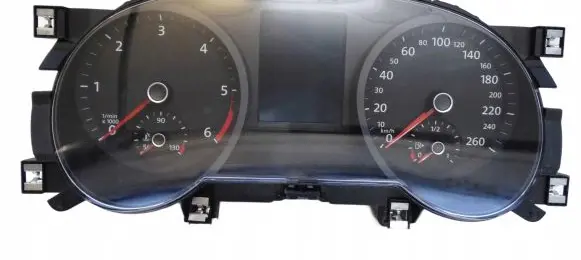 Volkswagen PASSAT B8 Speedometer (instrument cluster) 3G0920751B