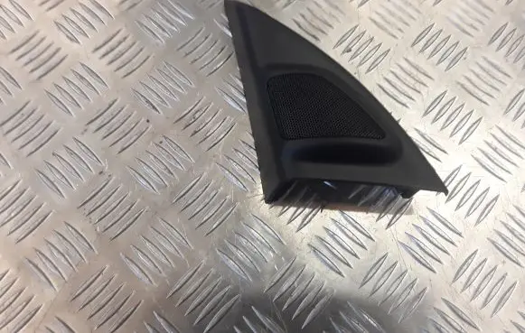 Volvo XC70 Front door speaker cover trim 