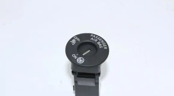 Nissan Juke I F15 Passenger airbag on/off switch 