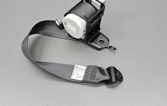Mazda 3 III Rear seatbelt 0643033 0443033 T89506T