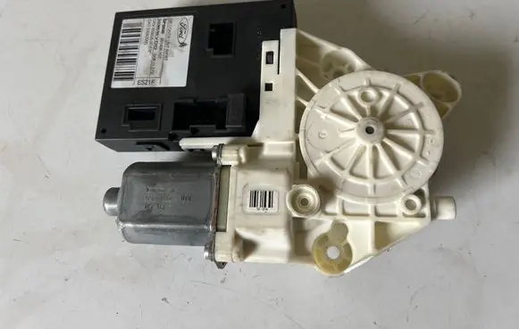 Ford Focus Front door window regulator motor 0130822214 981406103 5WK11572I