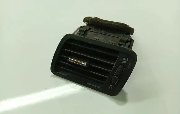Volkswagen PASSAT B6 Dash center air vent grill 3C1819701E