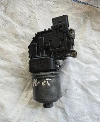 Audi A4 S4 B7 8E 8H Front wiper linkage and motor 8E1955119 0390241509 6061210