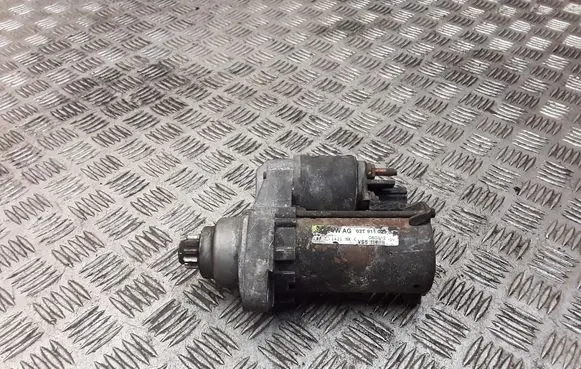 Volkswagen Polo IV 9N3 Starter motor 02T911023S