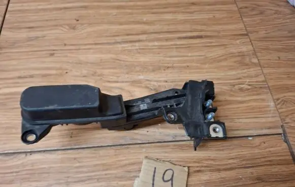 BMW 5 G30 G31 G38 Current control relay 9339825
