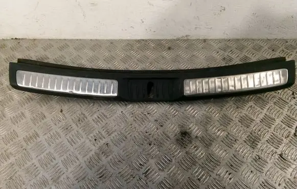 Toyota Avensis T270 Trunk/boot sill cover protection 5838705110C0 6942205010