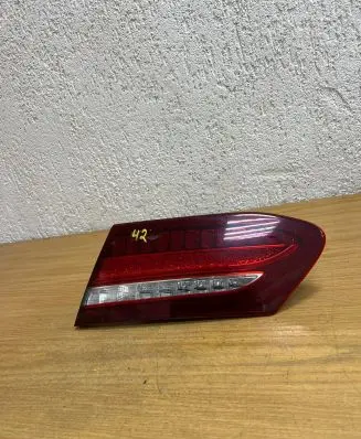 Mercedes-Benz E W238 Tailgate rear/tail lights 638342R