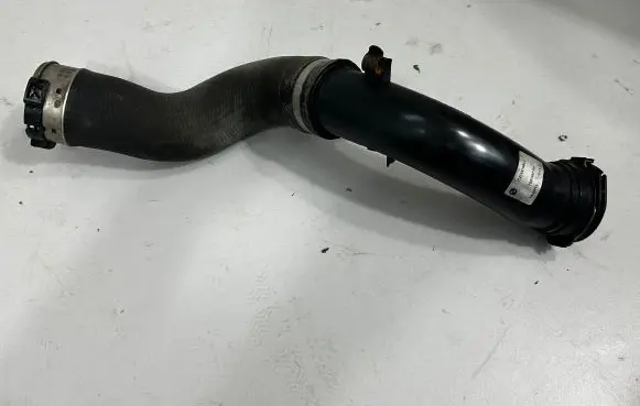 BMW 1 F20 F21 Intercooler hose/pipe 7597587