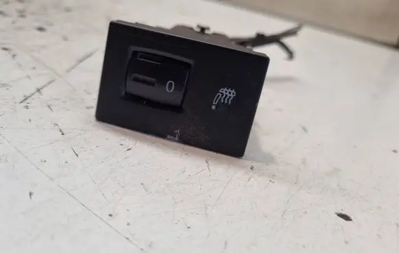 Volkswagen Touareg I Seat heating switch 7L6963570 7L6963564B 7L6963564A
