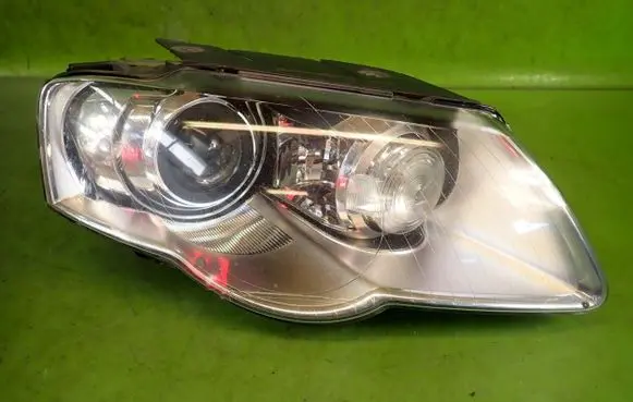 Volkswagen PASSAT B6 Headlight/headlamp