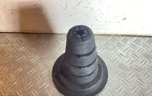 Toyota Land Cruiser (J200) Rear coil spring rubber mount 4830260110