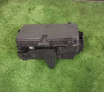 Ford Explorer VI Fuse box set N1MT-14D068-RA N1MT-14D068