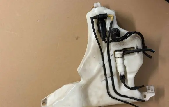 Fiat Freemont Windshield washer fluid reservoir/tank 05178430A 58311U 05178430AC