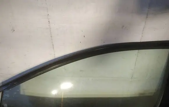 Honda Civic Front door window glass four-door as2