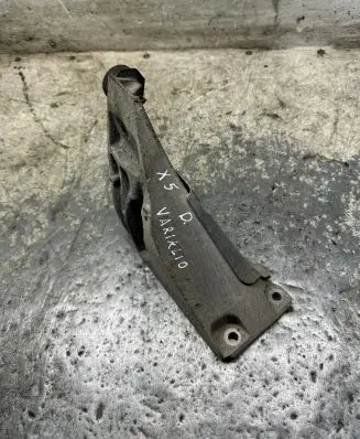 BMW X5 E70 Engine mounting bracket