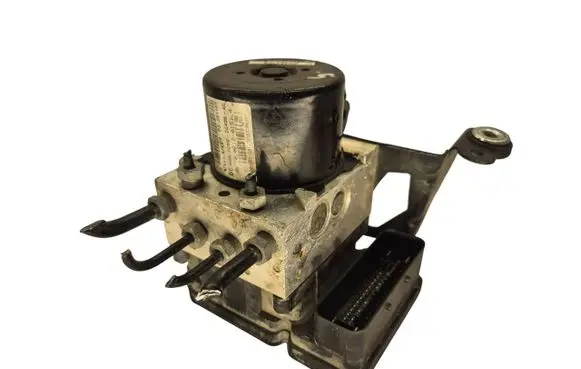 Volvo V70 ABS Pump 31261142 P31261142