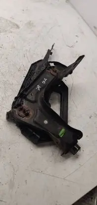 Skoda Octavia Mk2 (1Z) Headlight/headlamp mounting bracket