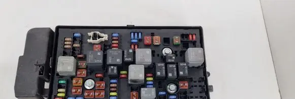 Opel Insignia A Fuse module 1334347901