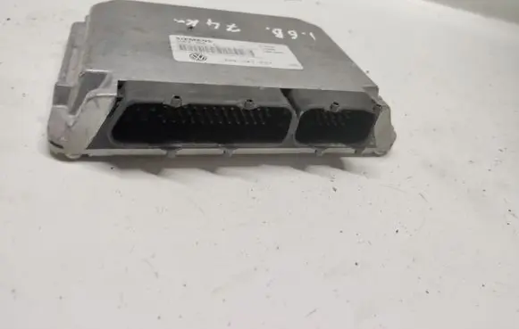 Volkswagen PASSAT B5 Engine control unit/module ECU 3B0907577