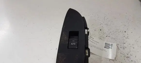 Toyota Prius (XW30) Electric window control switch 7427247060