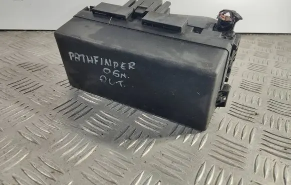 Nissan Pathfinder R51 Fuse box set 63564198