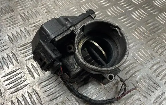 Volkswagen Caddy Throttle valve 03G128063A