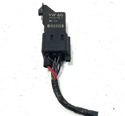 Skoda Superb B6 (3T) Glow plug pre-heat relay 0821003038 038973721B