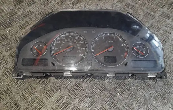 Volvo S60 Speedometer (instrument cluster) 30746112
