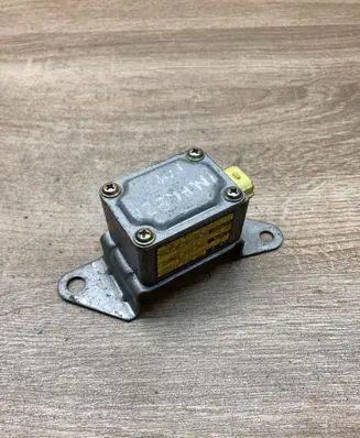 Subaru Impreza I Airbag deployment crash/impact sensor 98235FE010 2523000700