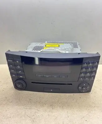 Mercedes-Benz E W211 Radio/CD/DVD/GPS head unit A2118209789 020462 MF2310