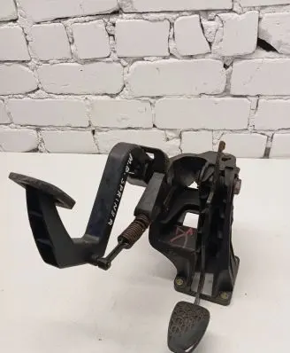 Mercedes-Benz Sprinter W901 W902 W903 W904 Pedal assembly A9012902416 A9012900719 A9012941201
