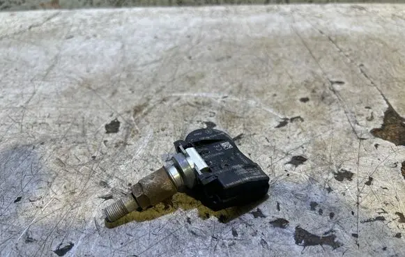 Volvo XC60 Tire pressure sensor 8G921A159AC 11032 J38AA
