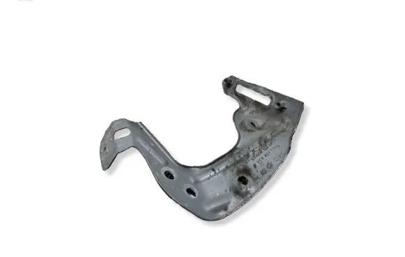Volkswagen Golf Sportsvan Fender mounting bracket 510821136C