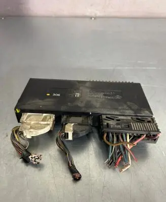 BMW 5 E39 Comfort/convenience module 5DK00704711