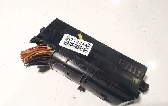 Volkswagen Cross Polo Fuse box set 