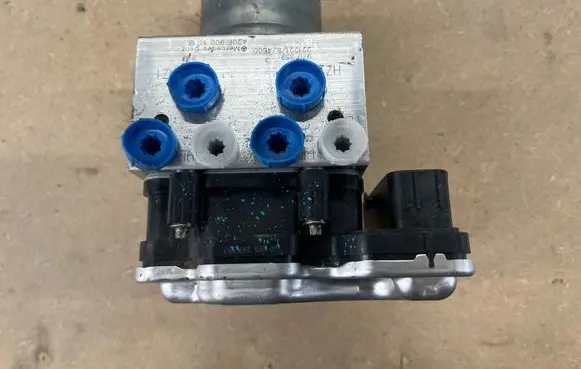 Mercedes-Benz C W206 ABS Pump A2069001018 A2239017816 A2069025806