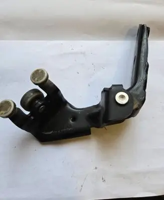Volkswagen Transporter - Caravelle T5 Sliding door middle roller runner 7H0843336