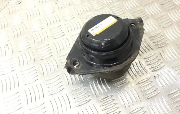 Mercedes-Benz ML W164 Engine mount bracket A2512404417