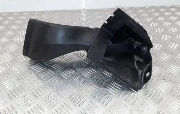 BMW 1 E81 E87 Air intake hose/pipe 7797466 70315895 517506A