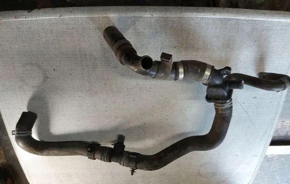 Volkswagen Crafter Engine coolant pipe/hose 7E0122051R