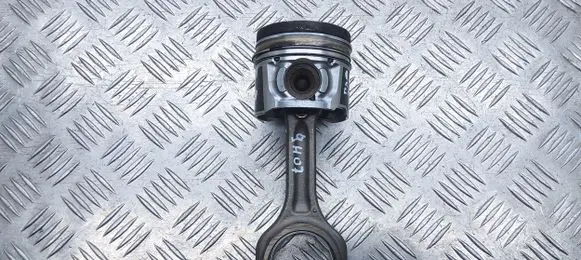 Peugeot Expert Piston with connecting rod