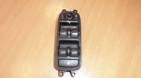 Volvo V50 Electric window control switch 30773211 03454120 194348