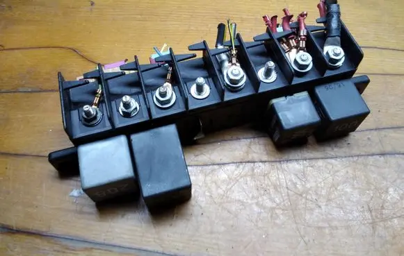 Audi A4 S4 B6 8E 8H Fuse module 7M0951253A 431955531 431951253H