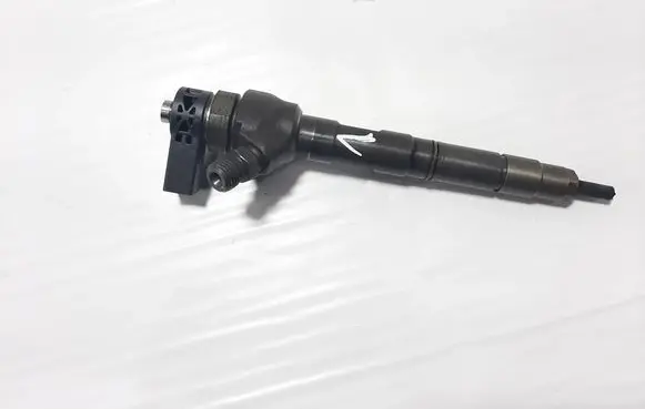Volkswagen Golf VII Fuel injector 04L130277AJ