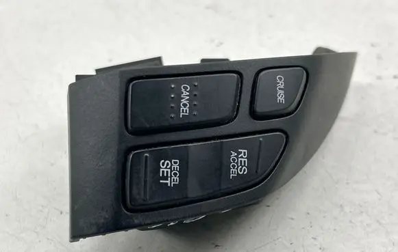 Honda CR-V Steering wheel buttons/switches 