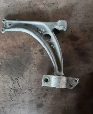 Volkswagen PASSAT B6 Front lower control arm/wishbone 3C0407153B