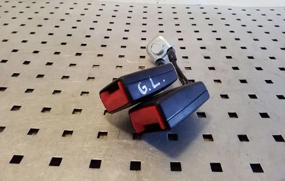 Volkswagen Polo IV 9N3 Rear seatbelt buckle 6Q0857488E