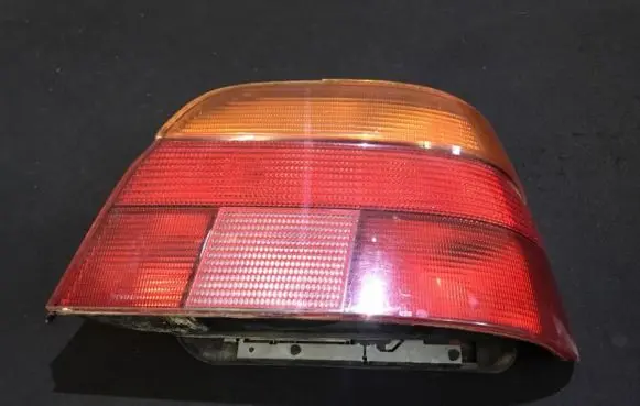 BMW 5 E39 Rear/tail lights 8358032 2vp00724002