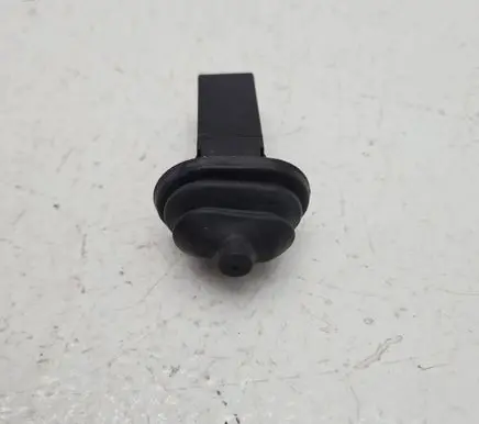 BMW 3 E46 Fuel tank opening switch 82289392