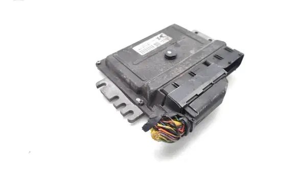 Nissan Primera Engine control unit/module MEC32-040 L45127